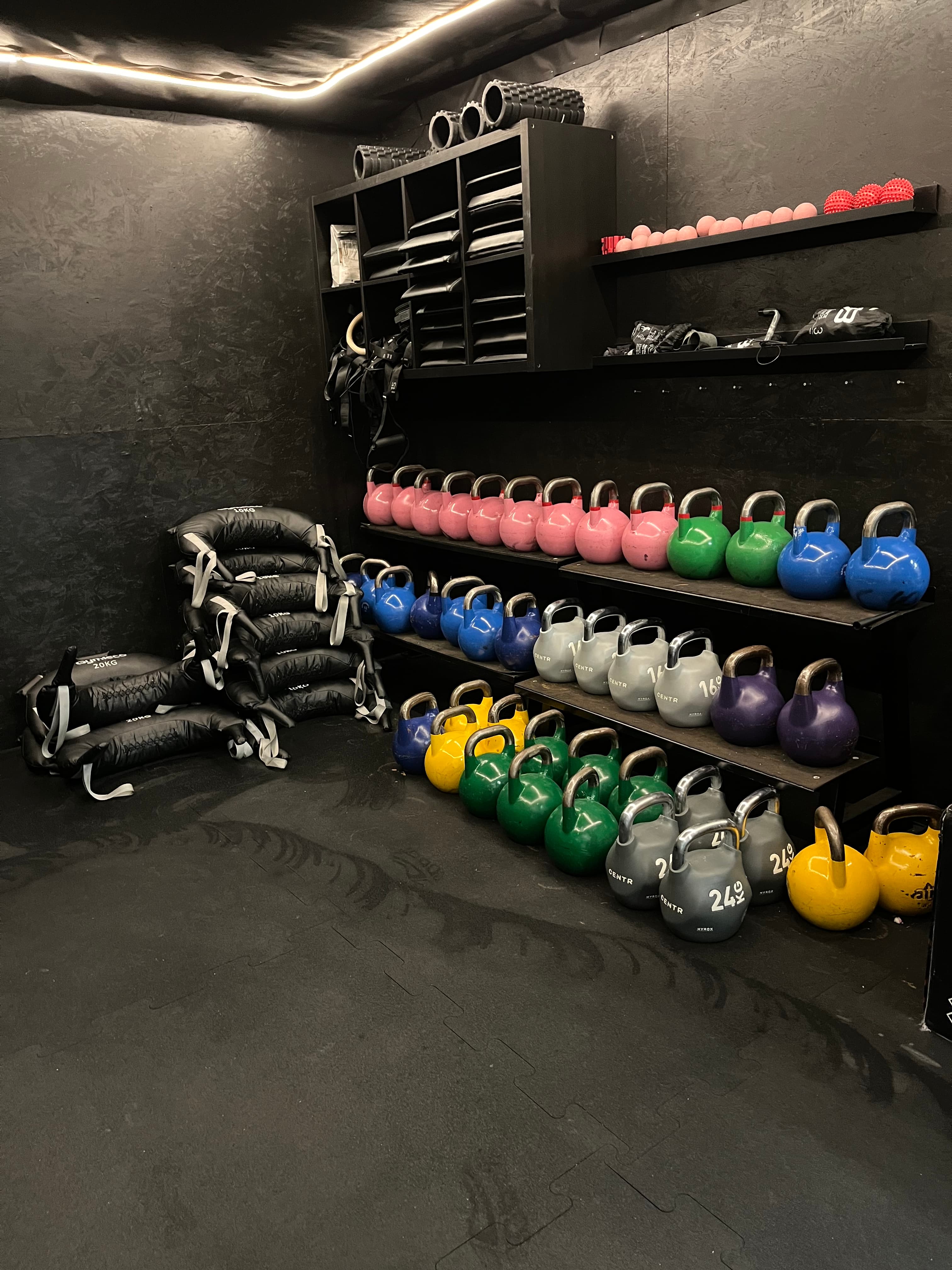 Kettlebells og utstyr i The Box