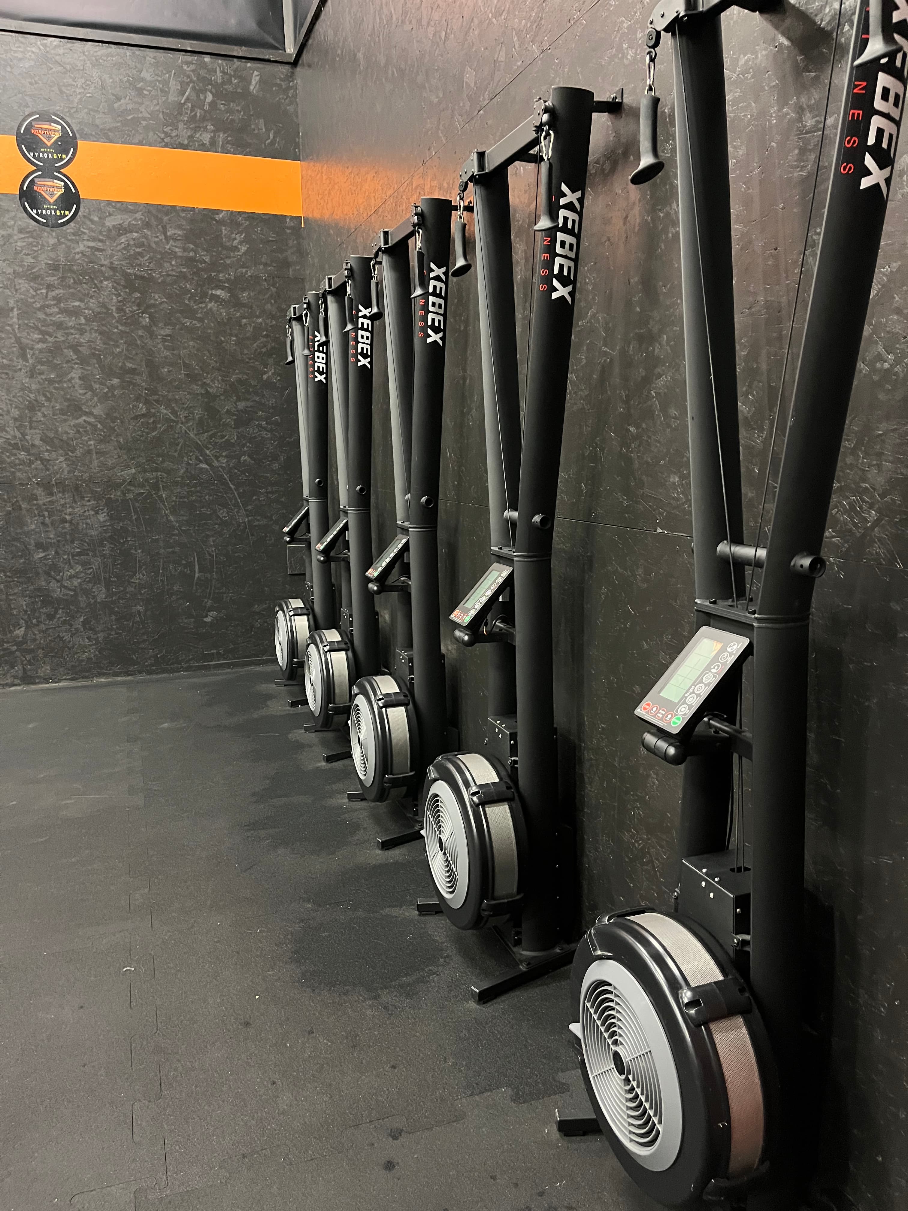 Xebex ski- og romaskiner på rekke